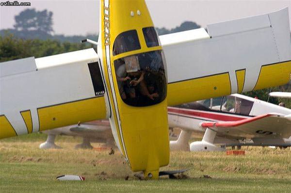 Plane_Parking.jpg